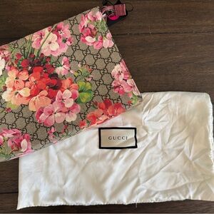 Gucci Beige GG Supreme Floral Pouch with Pink and Red Blooms